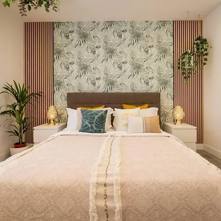 Apartment Hanura