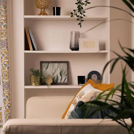 Apartment Hanura