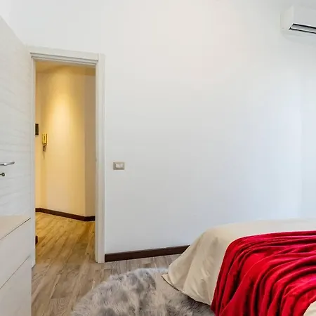 Apartment Hanura